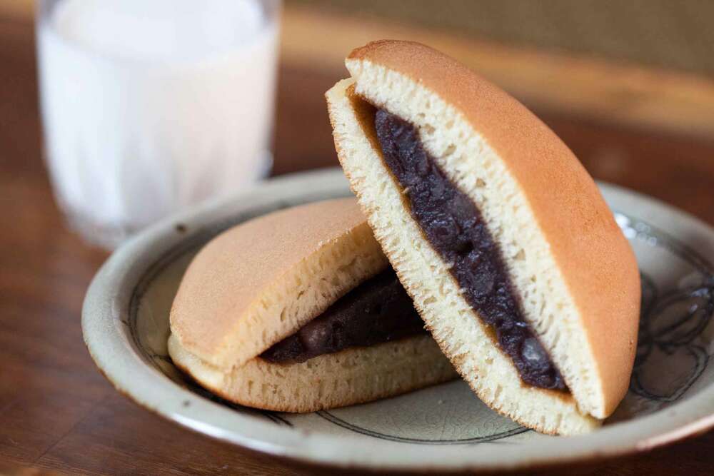 Histoire du dorayaki et sa recette par azukiya, pâtisserie japonaise à Colmar.