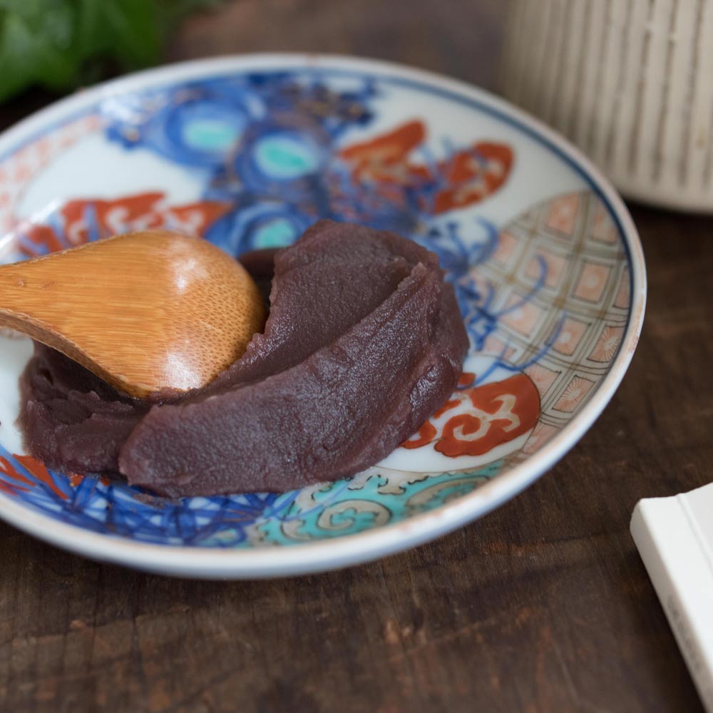 Crème d'azuki sans morceaux au sucre complet koshi-an confectionnée par azukiya, pâtisserie japonaise artisanale à Colmar.