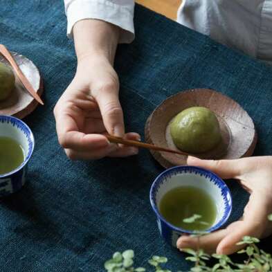 Daifuku matcha-framboise par azukiya, pâtisserie japonaise artisanale à Colmar.