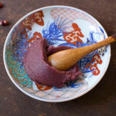 Crème d'azuki sans morceaux à la framboise koshi-an confectionnée par azukiya, pâtisserie japonaise artisanale à Colmar.