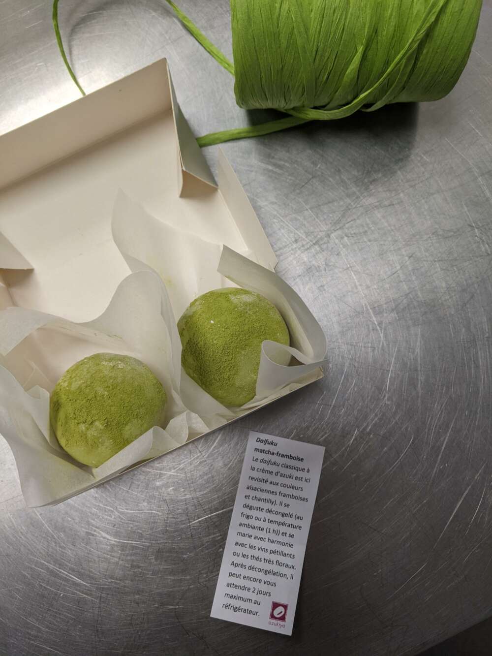 daifuku au matcha et à la framboise , azukiya